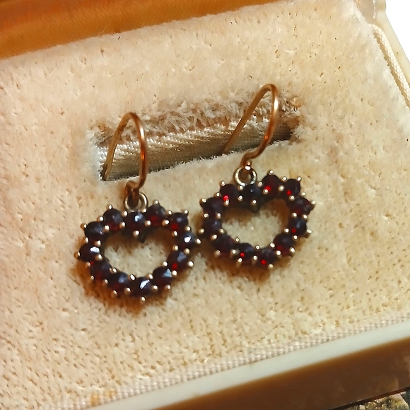 Antique Victorian Bohemian Rose Cut Garnet Heart Earrings - Picture 3 of 6